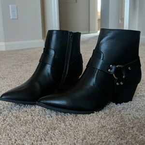 PAXTON FAUX LEATHER POINTED BOOTIE